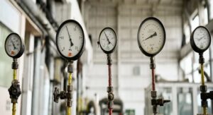 Will gas prices repeat the record 2022 scenario? Experts answer