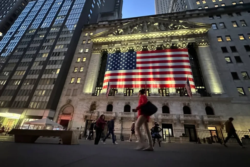 The artificial intelligence boom boosts the American economy.. Will billions be wasted and turned into soft flesh?