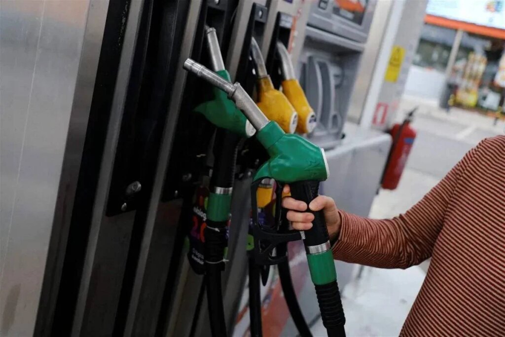 An expected decline in fuel prices in Lebanon in the wake of an imminent breakthrough