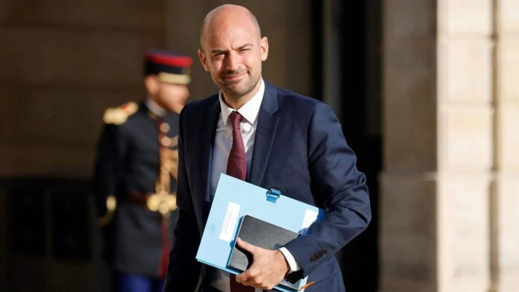 Barrow in Beirut: Implementing Resolution 1701 and disarming Hezbollah top the agenda of the discussions