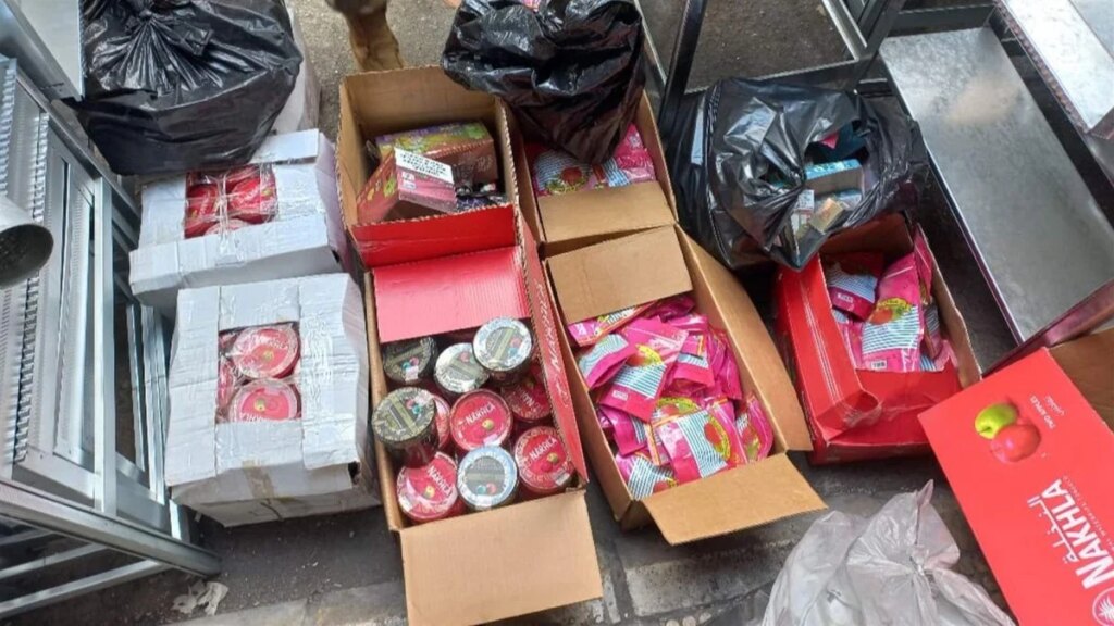The Regie topples a smuggler and a counterfeiter and seizes quantities of illegal tobacco products