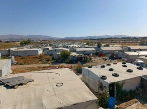 A racist attack burns Syrian tents in the courtyard, and the fire spreads to the olive groves