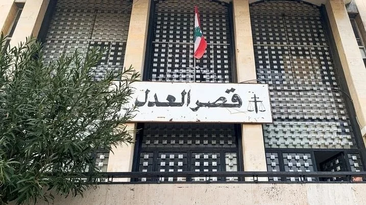 Impersonating a judge lands a female lawyer in the custody of security forces in possession of a forged, strange-made seal