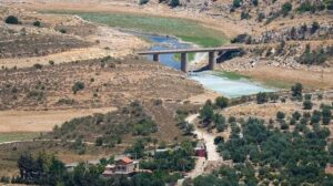 The Litani cleaning campaign bears fruit and the water gradually returns after removing the sediments