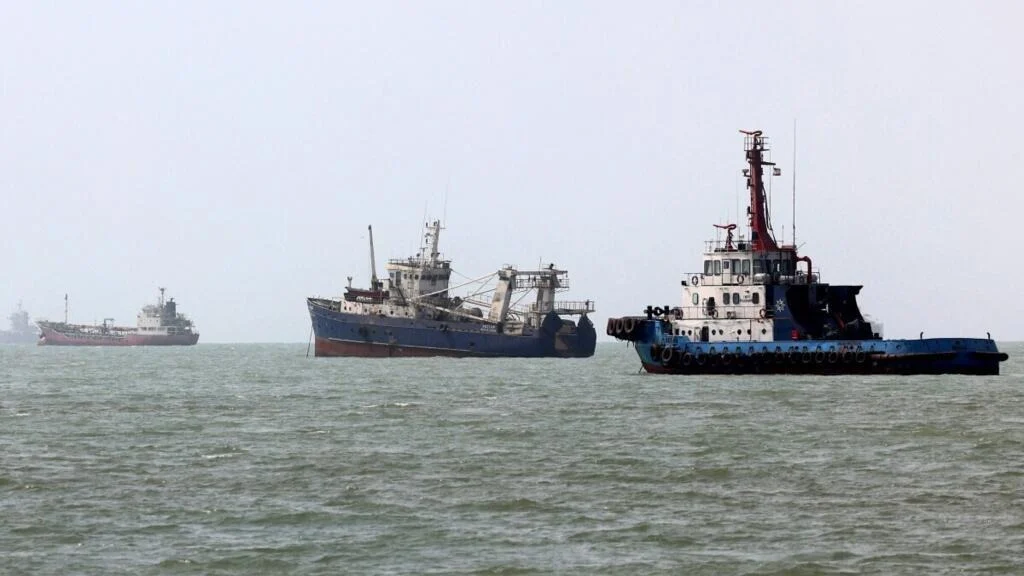 A mysterious targeting of an oil tanker near the Strait of Hormuz, but it survived the collision